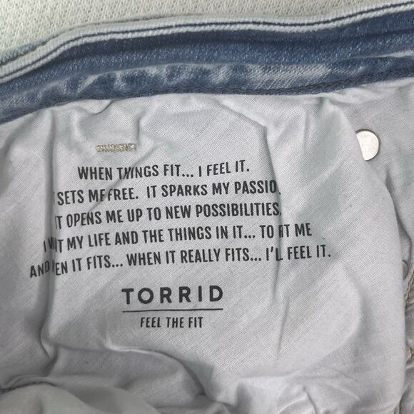 Torrid Blue Denim Jean Shorts Women’s Plus Size 26 Raw Hem Distressed Summer - Picture 11 of 12